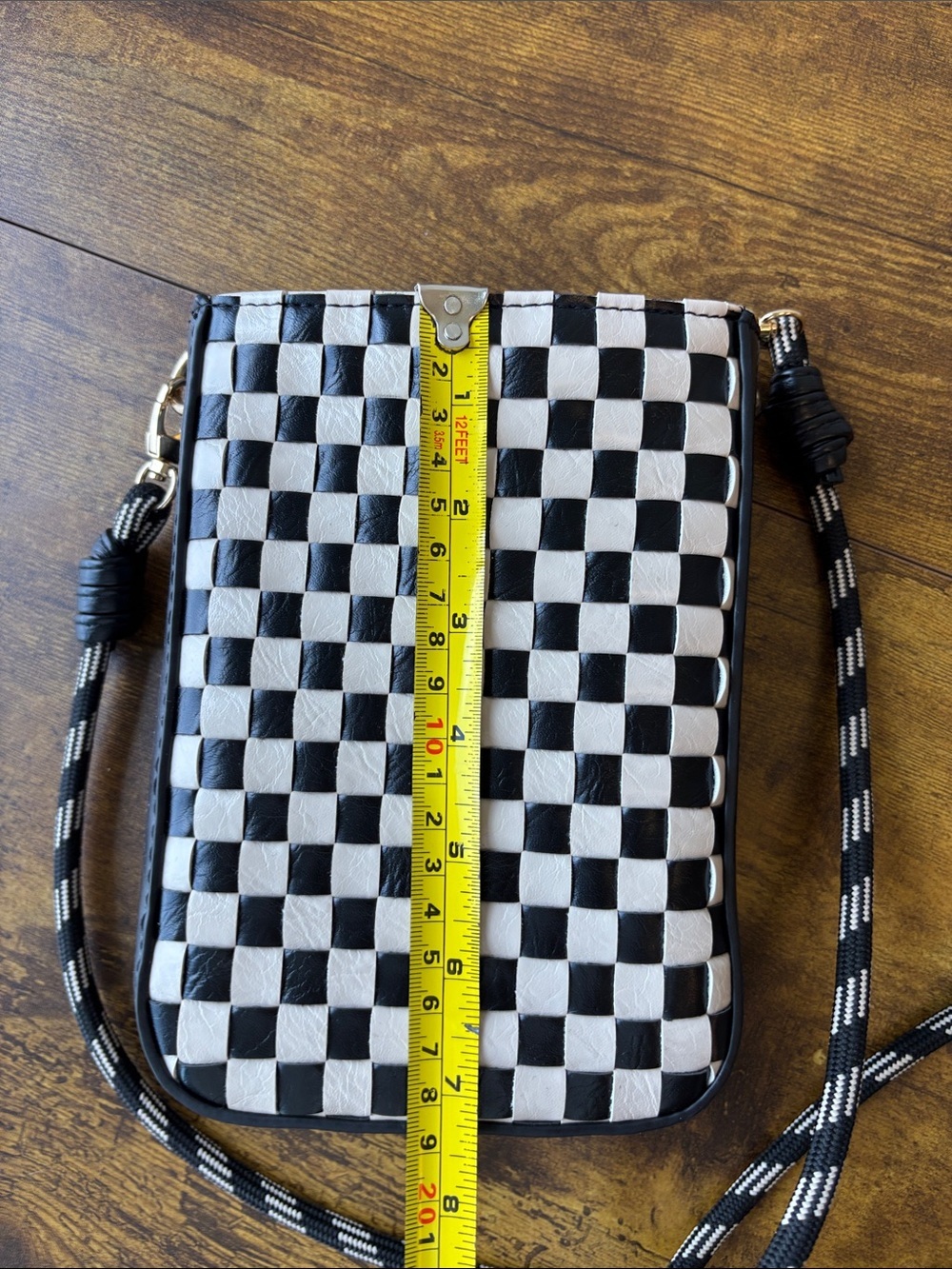 Universal Thread Black and White Check Crossbody Phone Bag - Picture 6 of 7